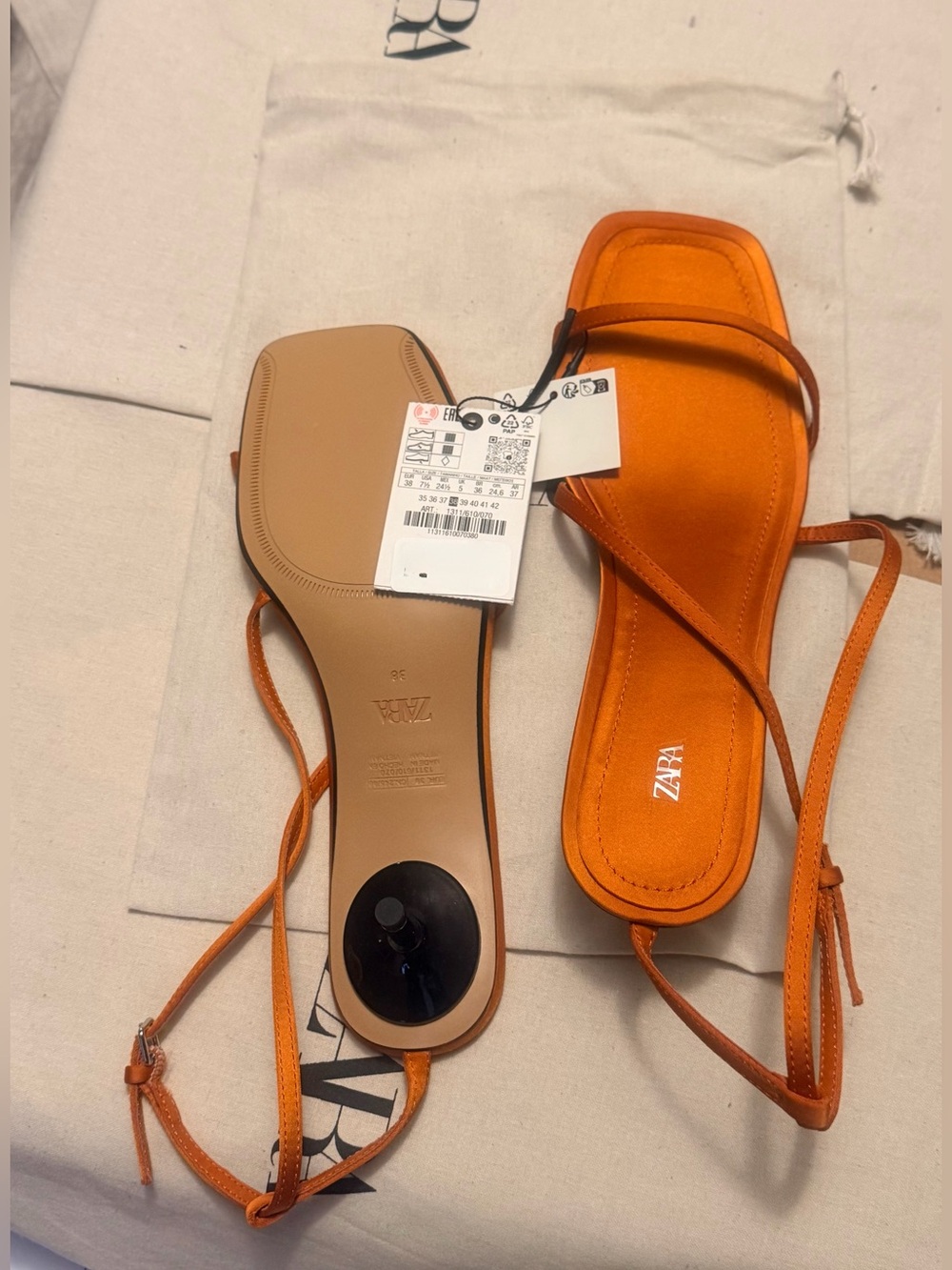 Zara Brand New Size 38
Strappy Orange Low Heel Sandals with Ankle Buckle - Picture 3 of 6